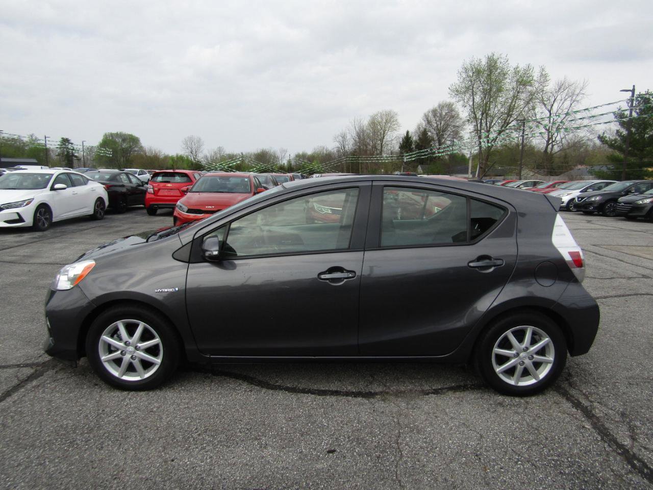 Used 2013 Toyota Prius C Three FWD image 4