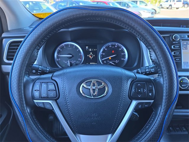 Used 2018 Toyota Highlander SE image 19