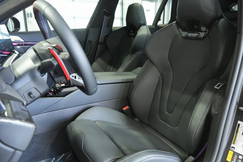 Used 2025 BMW M5 Touring image 25