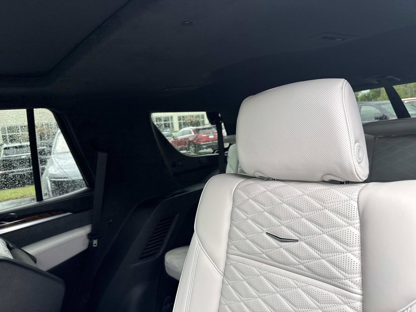 Used 2025 Cadillac Escalade Sport Platinum image 17