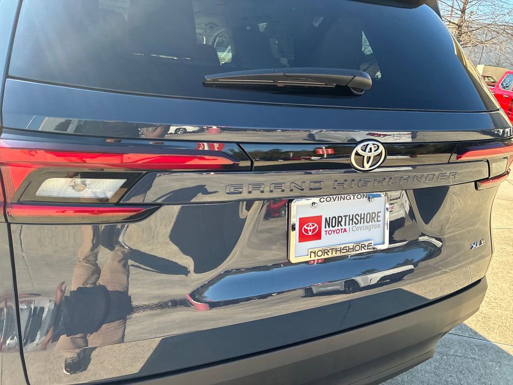 New 2026 Toyota Grand Highlander XLE image 6