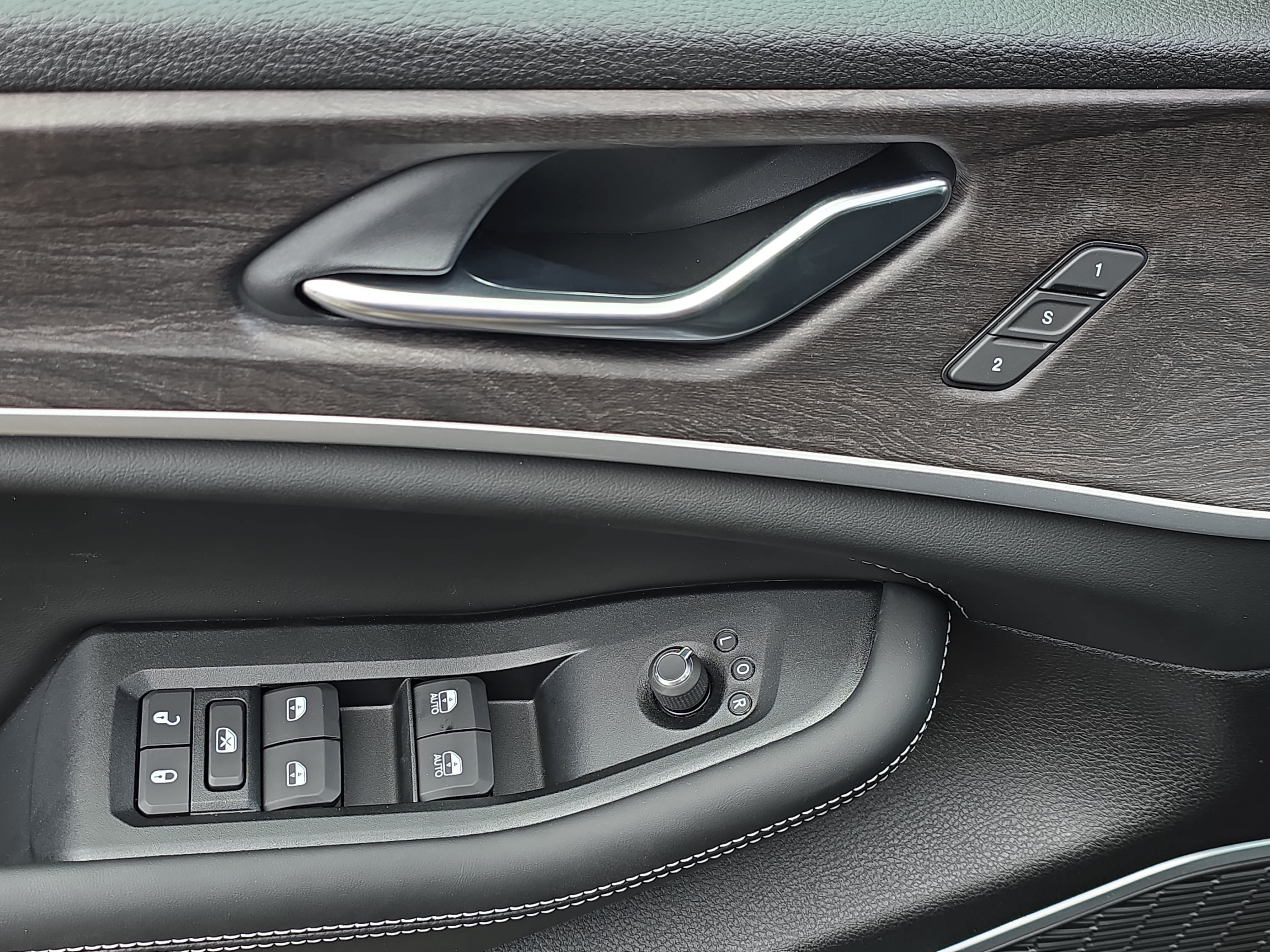 New 2026 Jeep Grand Cherokee Limited AWD/4WD image 26