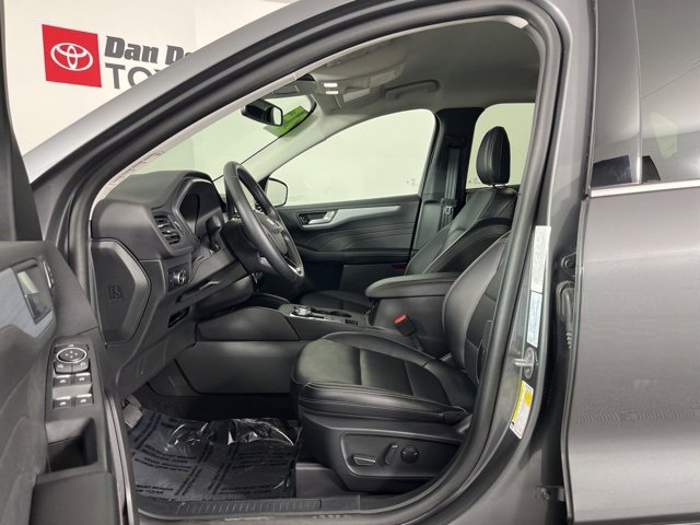 Used 2025 Ford Escape Platinum image 3