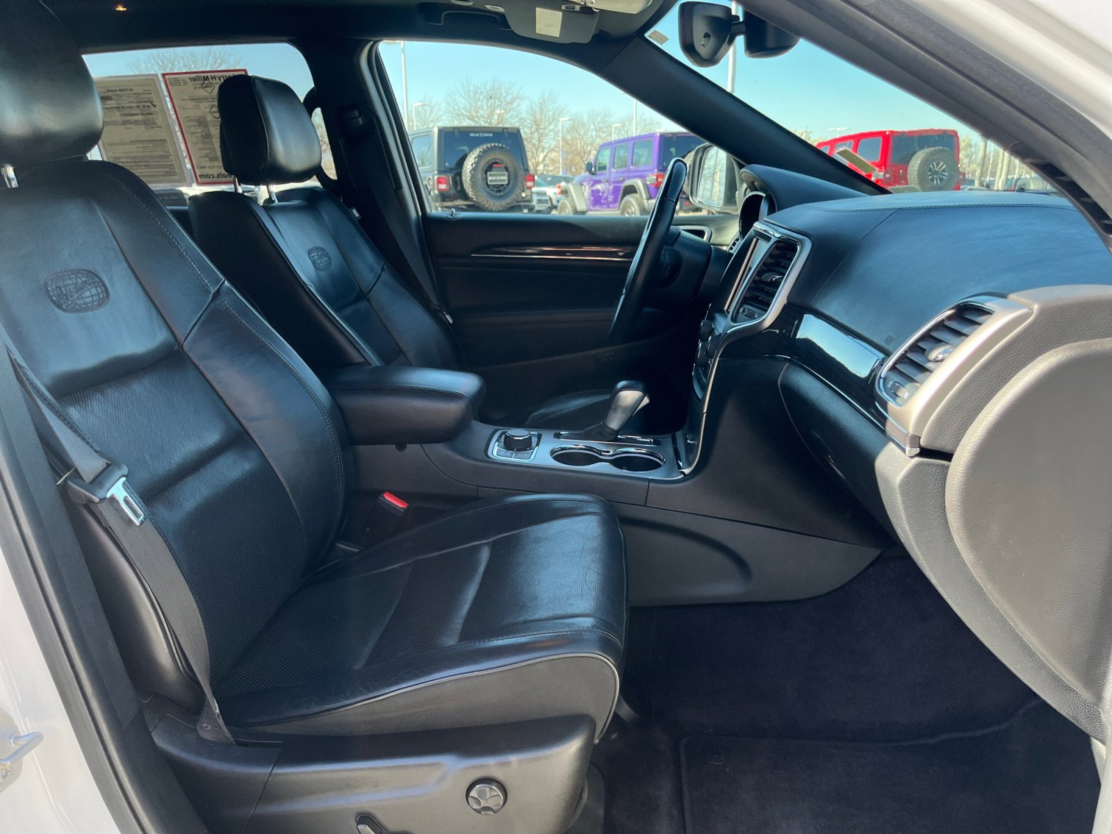 Used 2018 Jeep Grand Cherokee Overland image 28