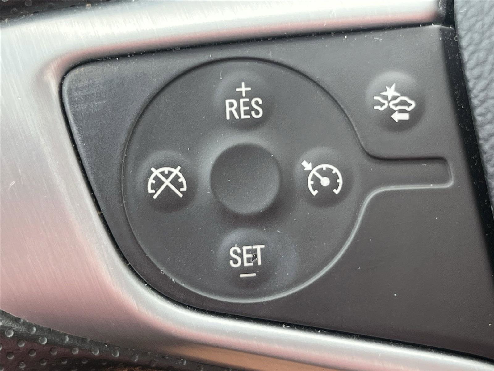 Used 2024 GMC Terrain SLE image 20