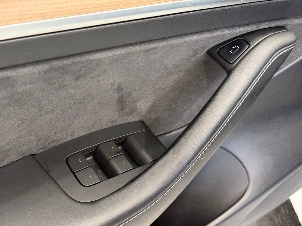 Used 2021 Tesla Model 3 Standard Range Plus image 15