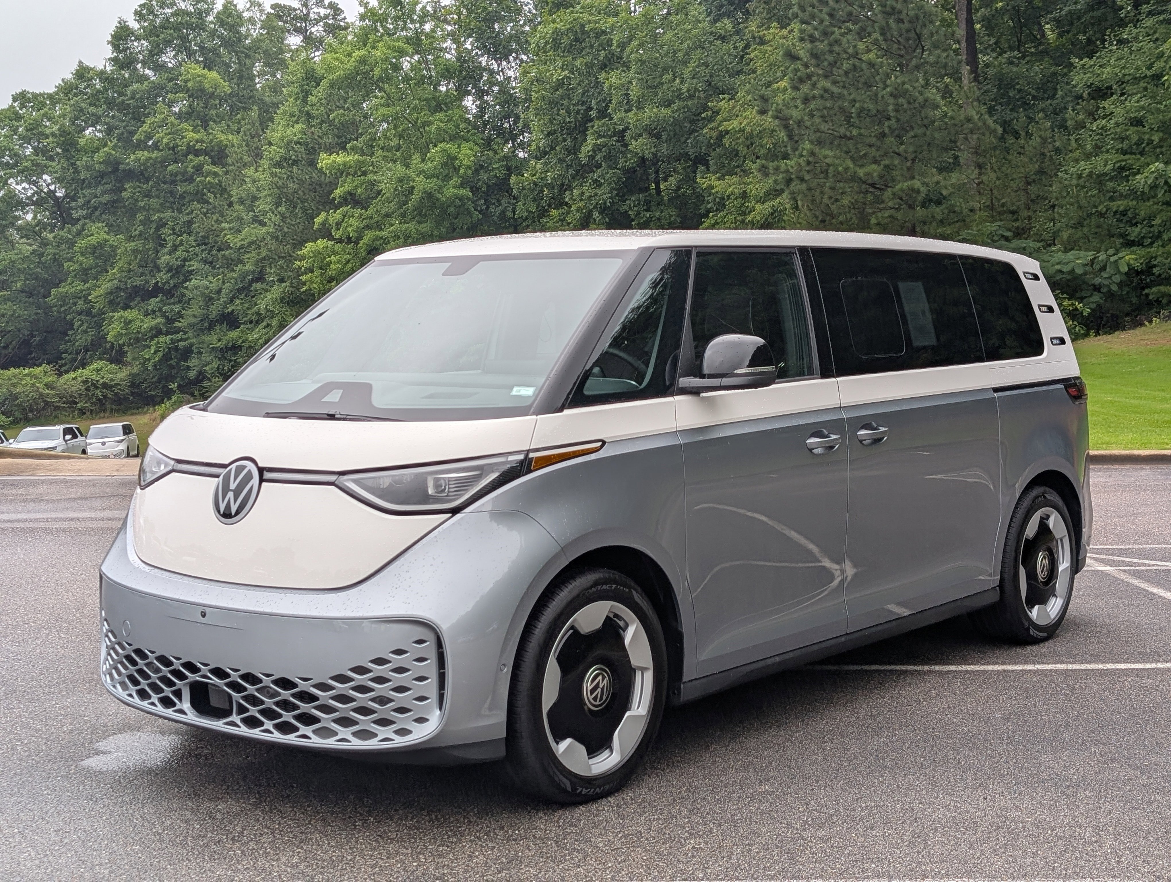 Used 2025 Volkswagen ID. Buzz Pro S Plus RWD image 5