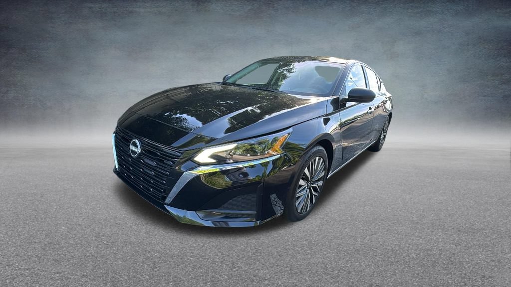 Used 2025 Nissan Altima 2.5 SV FWD image 5