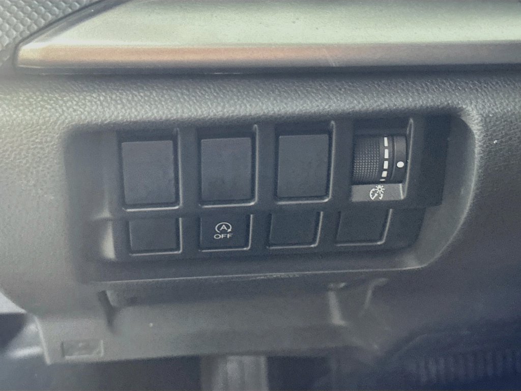 Used 2020 Subaru Forester Premium AWD/4WD image 23