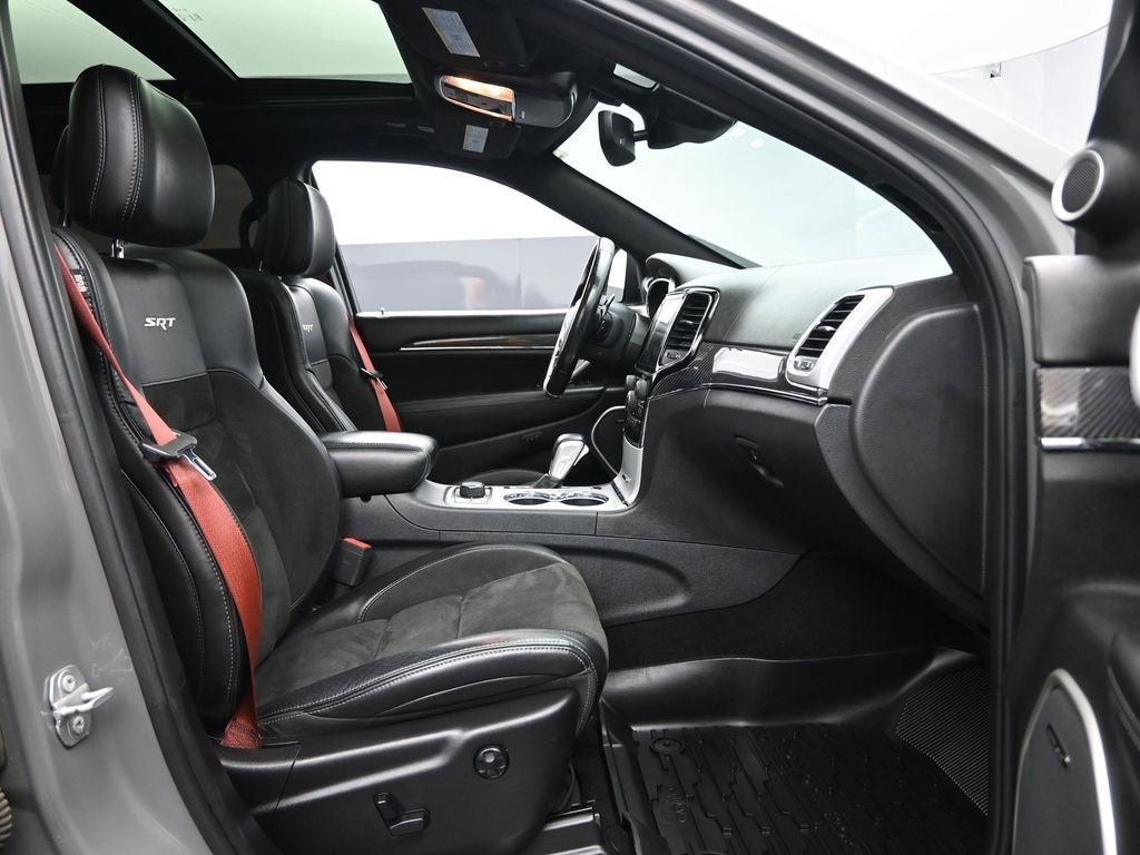 Used 2019 Jeep Grand Cherokee SRT image 31