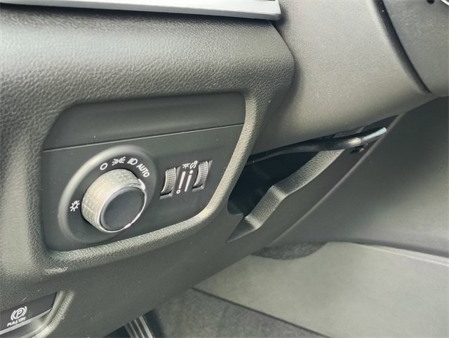 New 2025 Jeep Grand Cherokee L Altitude image 14