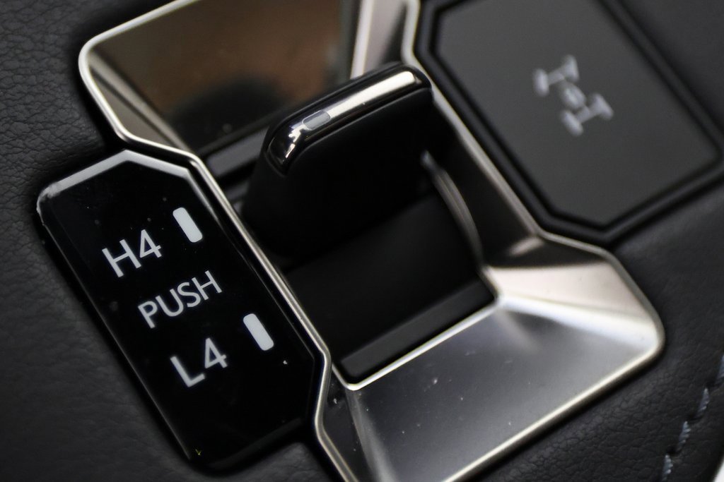 Used 2025 Lexus GX 550 image 31