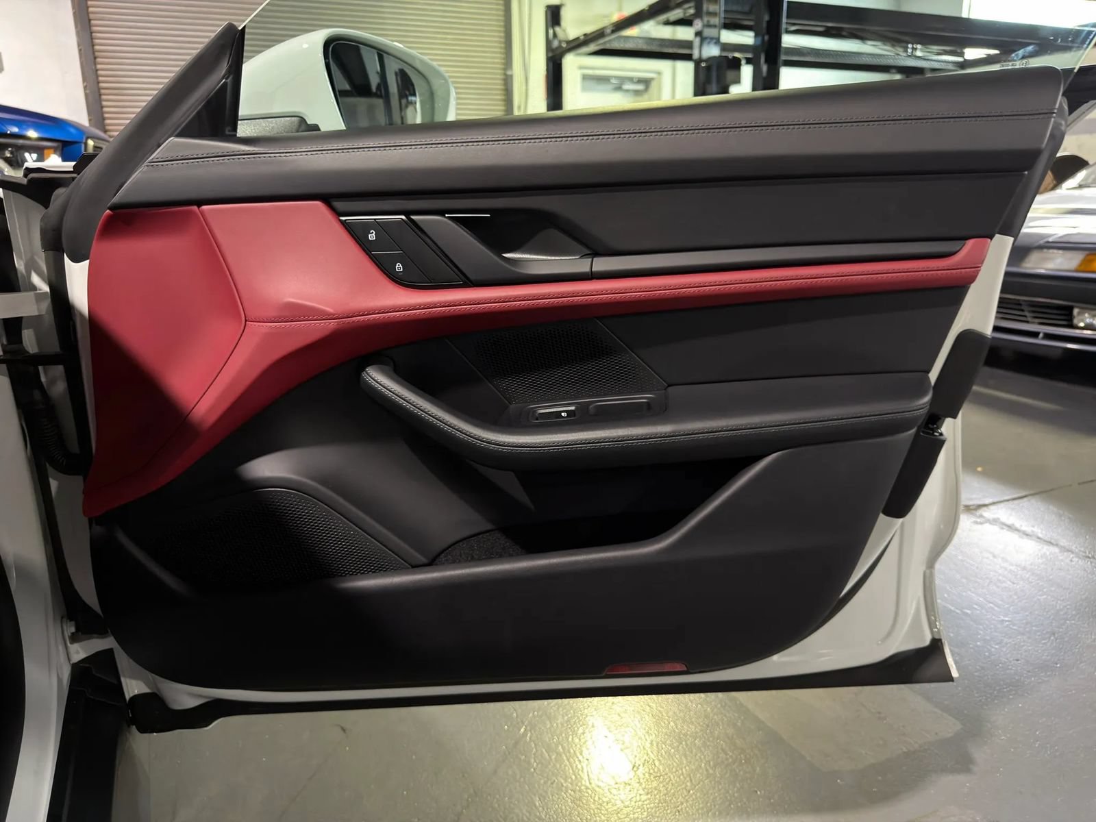 Used 2022 Porsche Taycan RWD image 58