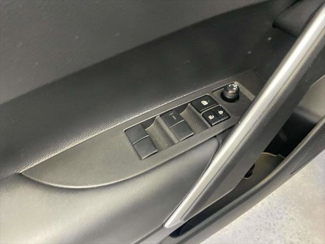Certified 2022 Toyota Corolla Cross LE w/ Moonroof Package image 18