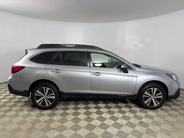 Used 2018 Subaru Outback 2.5i Limited AWD/4WD image 8