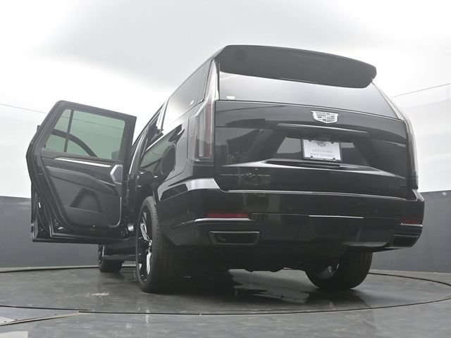 Certified 2026 Cadillac Escalade Platinum Sport w/ LPO, ONYX Package AWD/4WD image 60