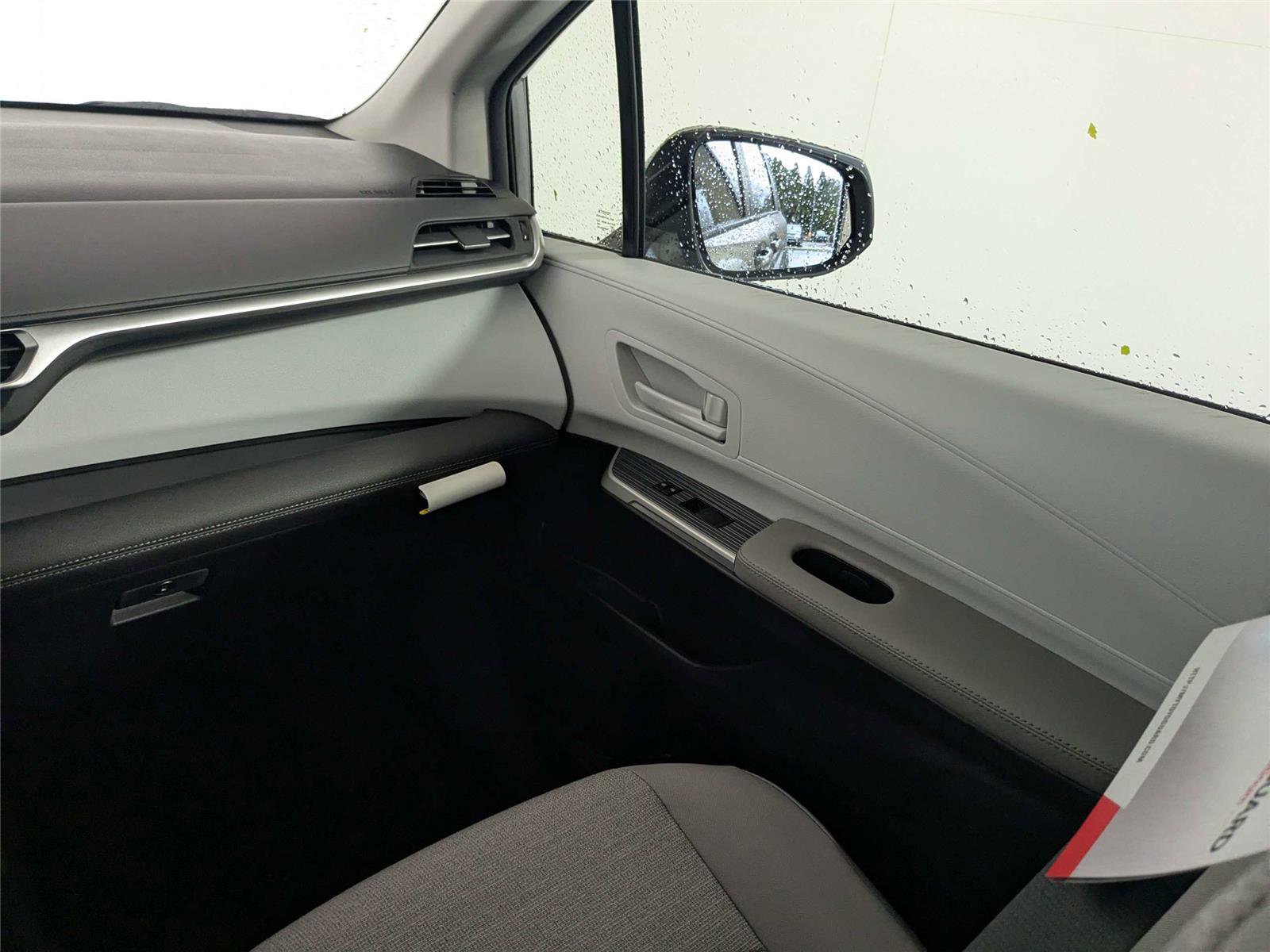 New 2026 Toyota Sienna LE image 28