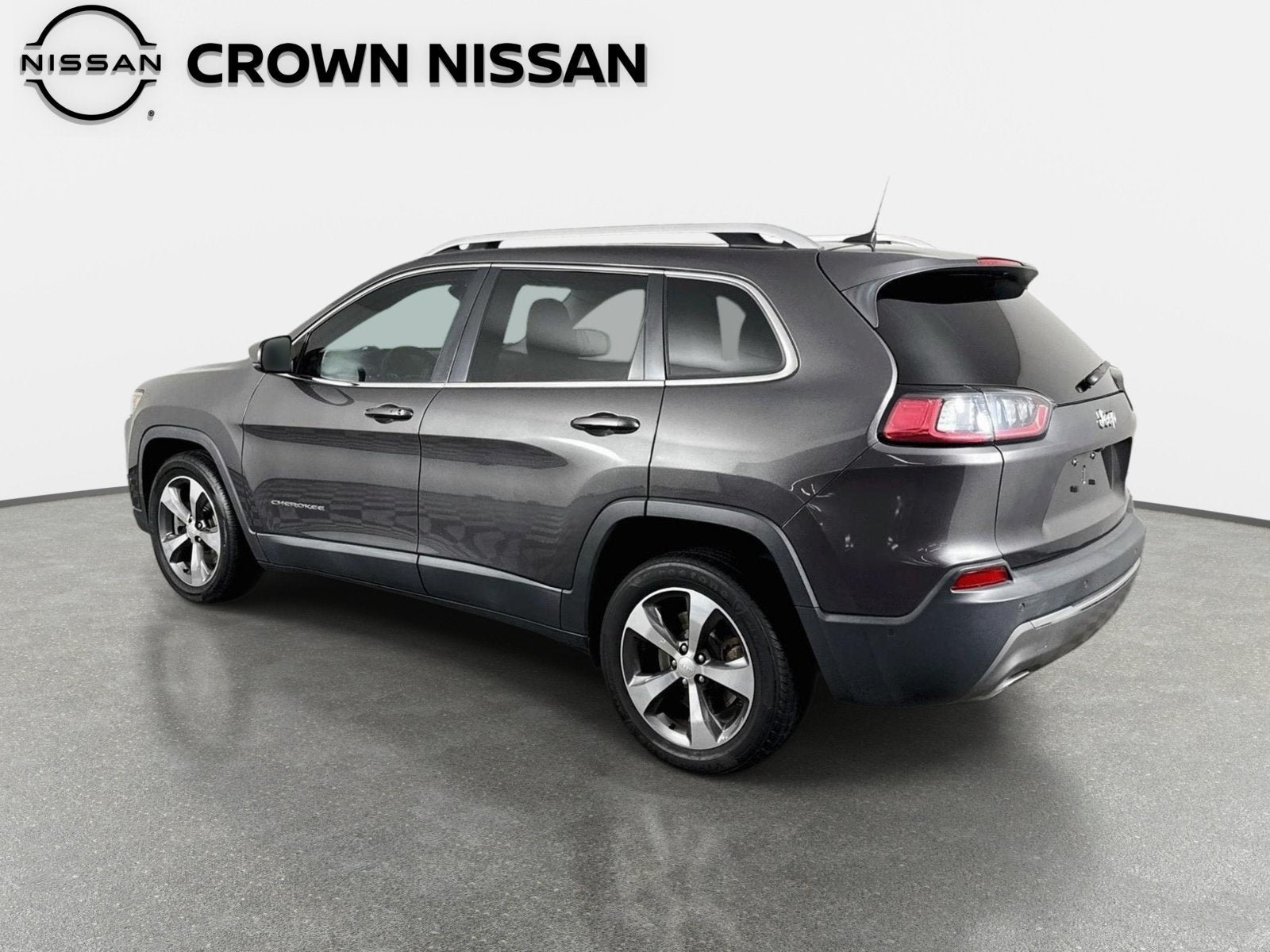 Used 2019 Jeep Cherokee Limited w/ Technology Group FWD image 8