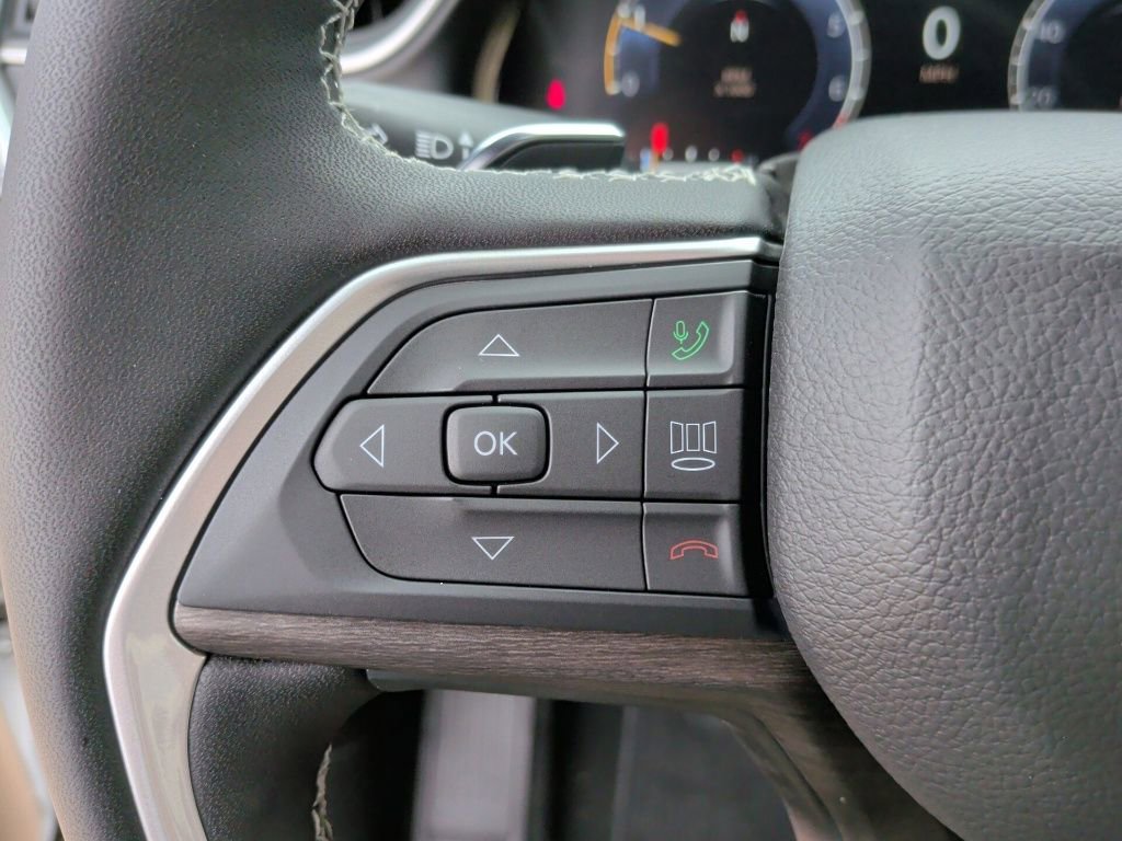 New 2025 Jeep Grand Cherokee Limited image 18