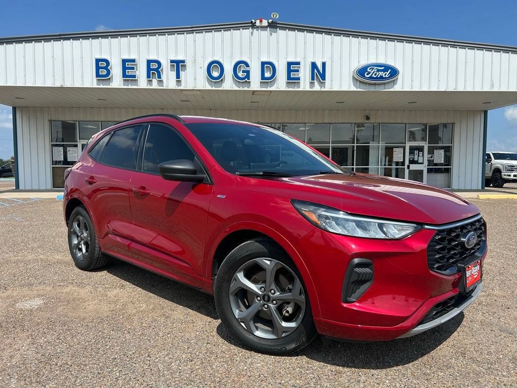 Used 2023 Ford Escape ST-Line w/ Tech Pack #1 FWD image 1
