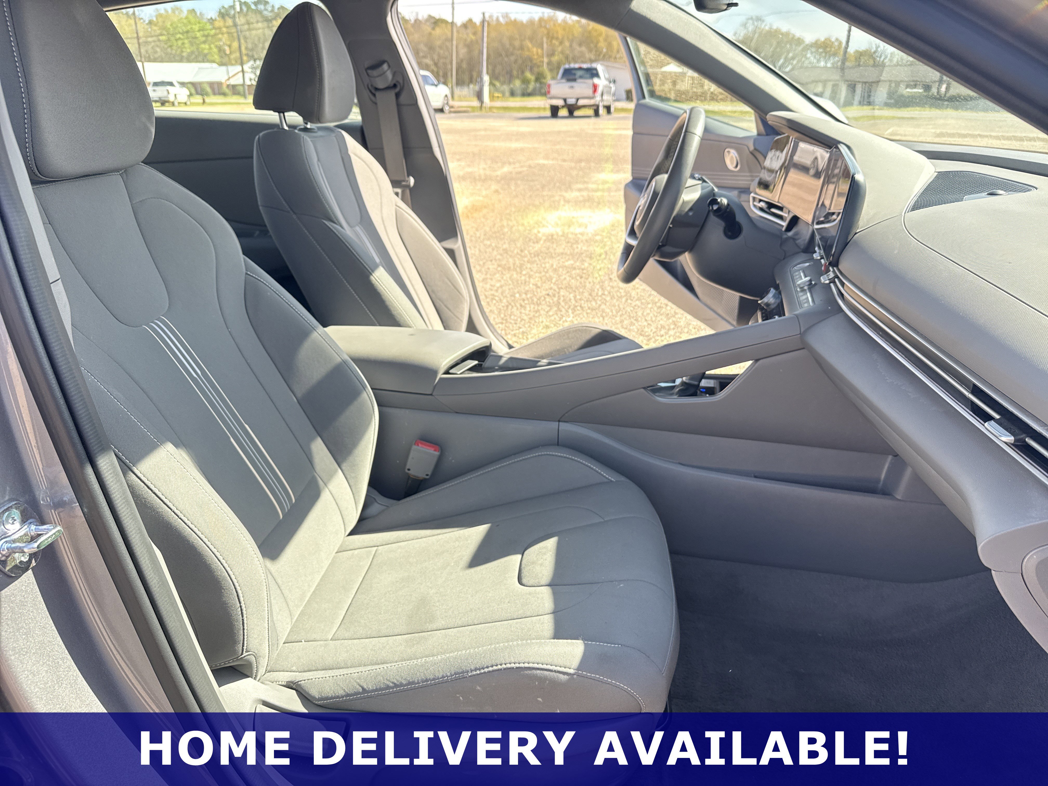 Used 2025 Hyundai Elantra SEL image 10