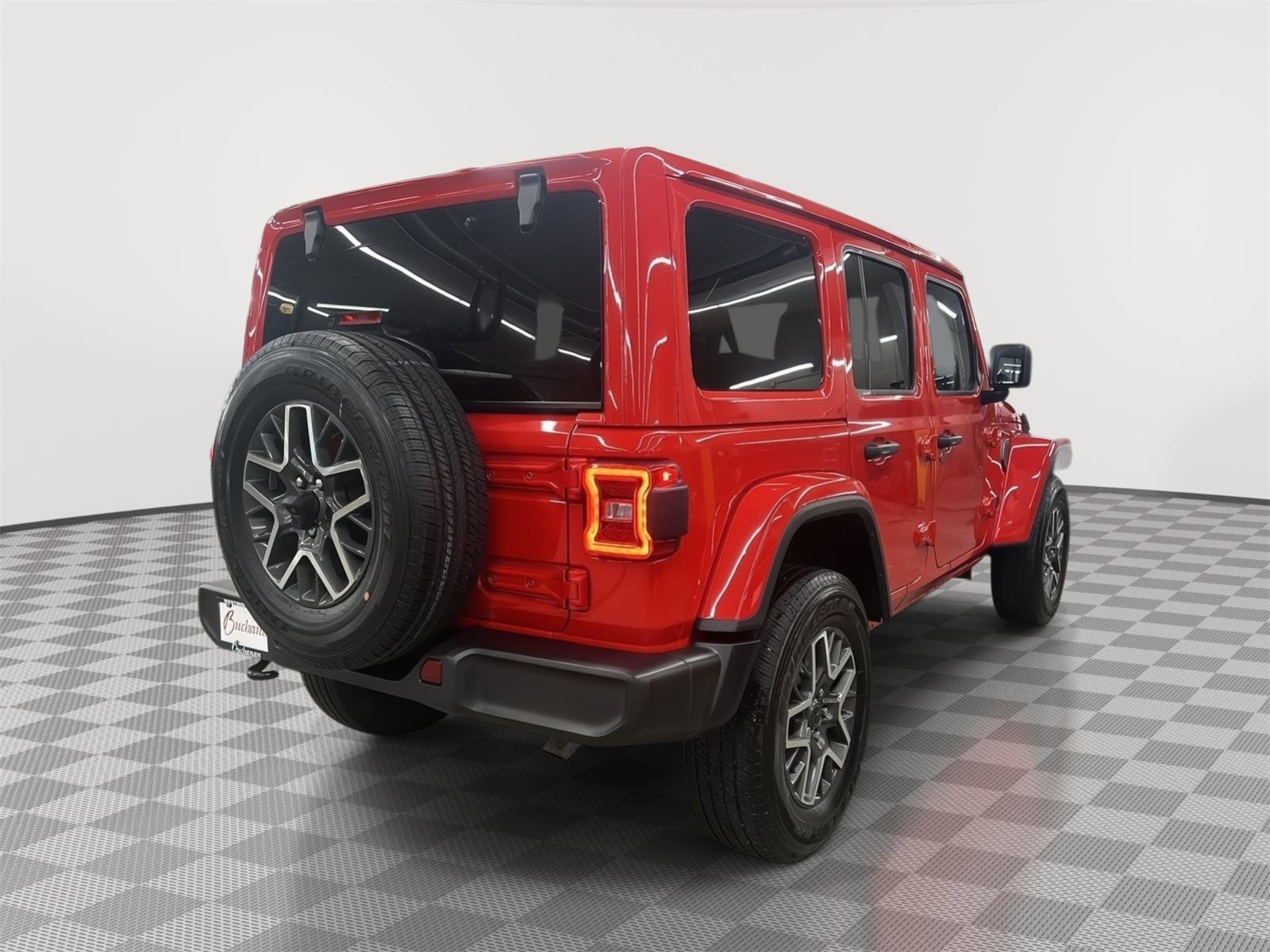 Used 2025 Jeep Wrangler Sahara image 4