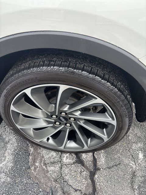 Used 2023 Lincoln Nautilus Reserve w/ Equipment Group 201A image 24