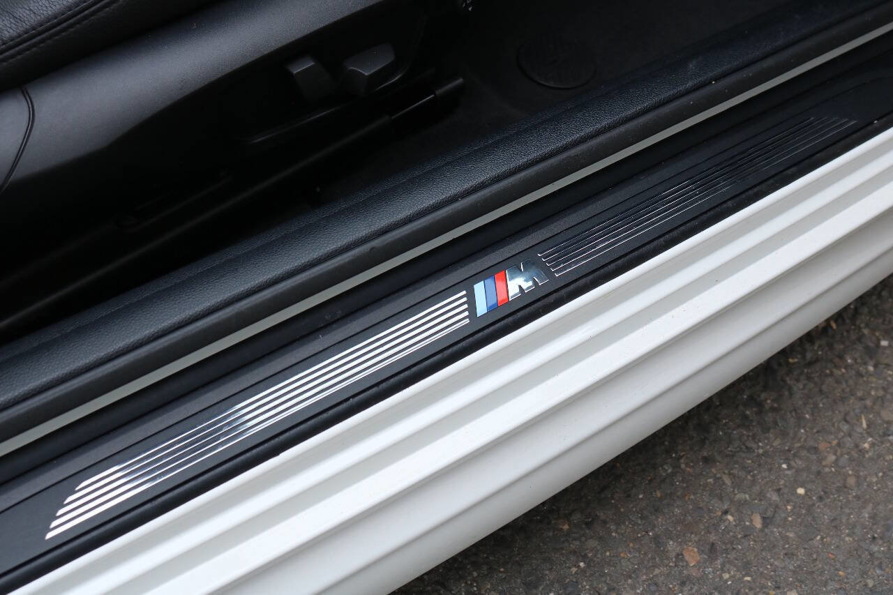 Used 2013 BMW 135i Convertible image 32
