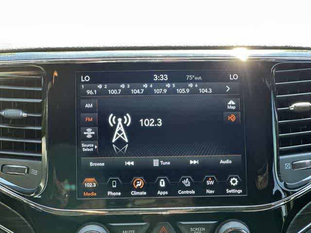 Used 2019 Jeep Grand Cherokee Limited w/ Luxury Group II AWD/4WD image 12
