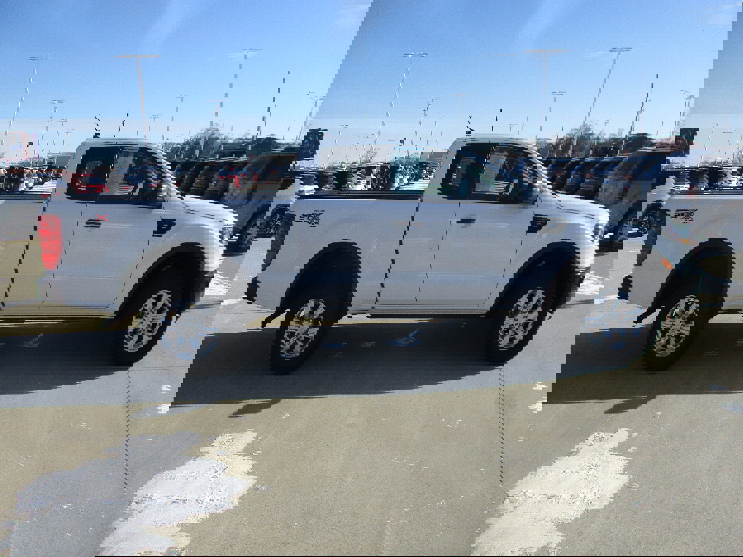 Used 2019 Ford Ranger XL w/ Equipment Group 101A Mid image 8