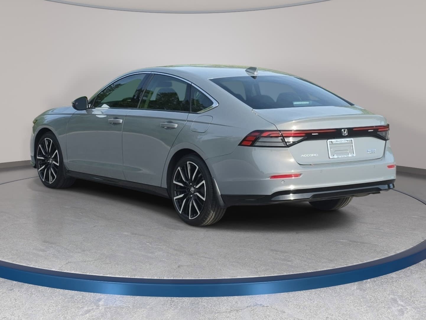 Used 2024 Honda Accord Touring image 7