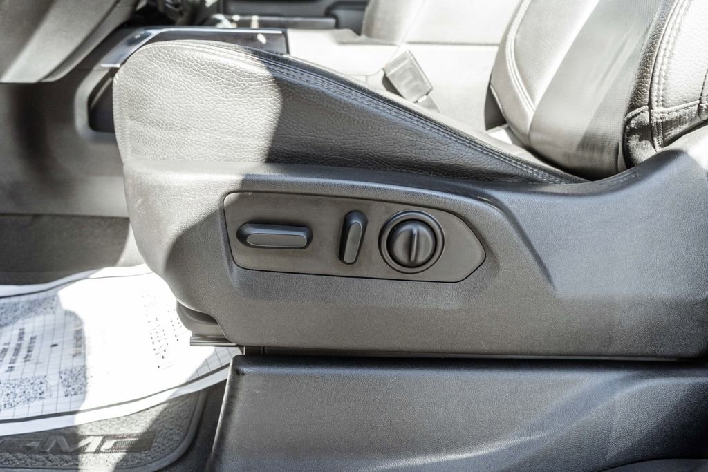 Used 2023 GMC Sierra 3500 Denali w/ Denali Ultimate Package image 30