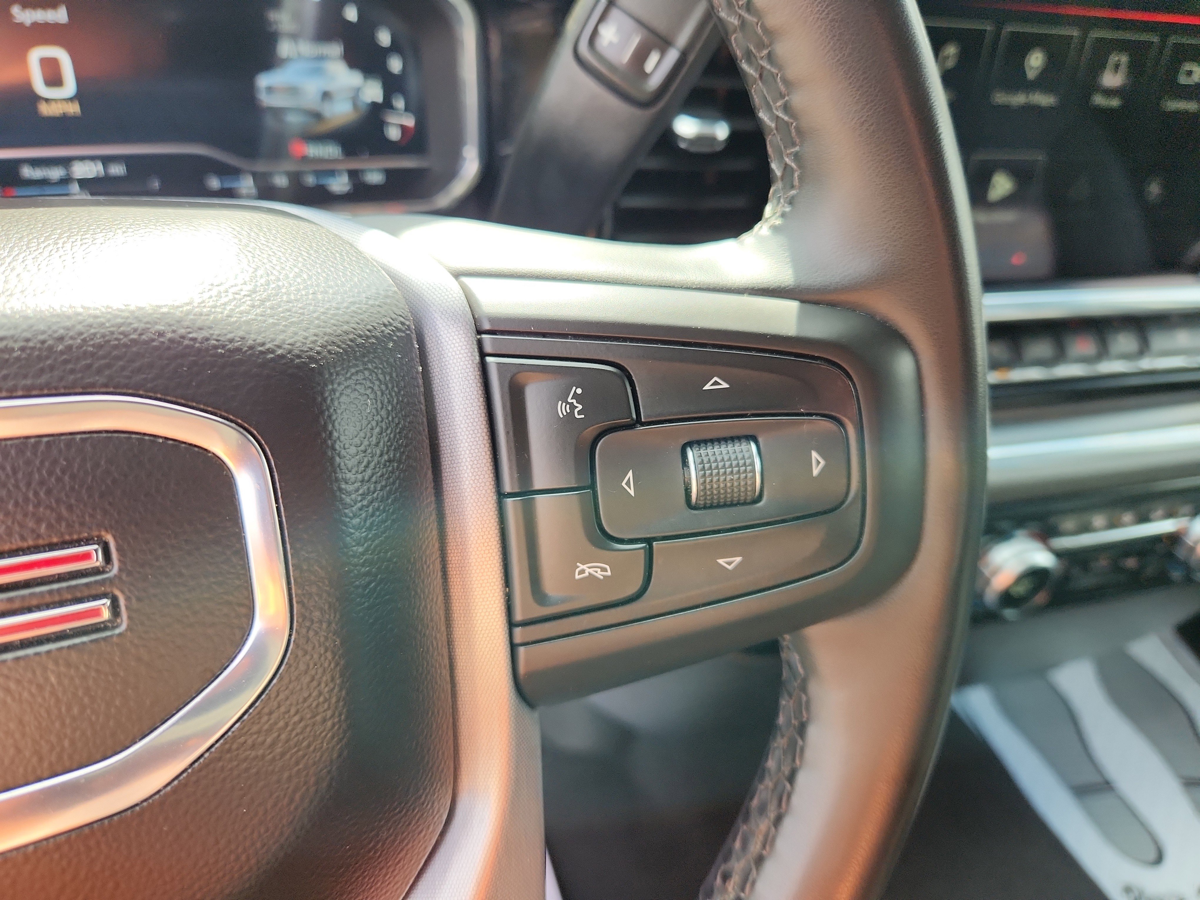 Used 2025 GMC Sierra 1500 SLT image 28