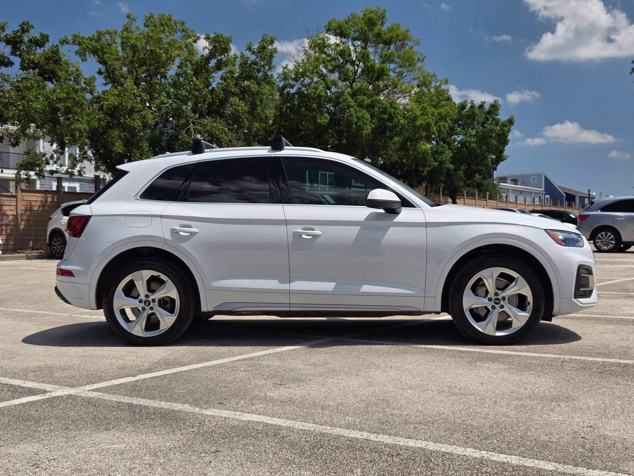 Used 2021 Audi Q5 2.0T Premium Plus w/ Premium Plus Package AWD/4WD image 2