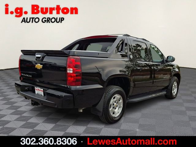 Used 2013 Chevrolet Avalanche LS image 6