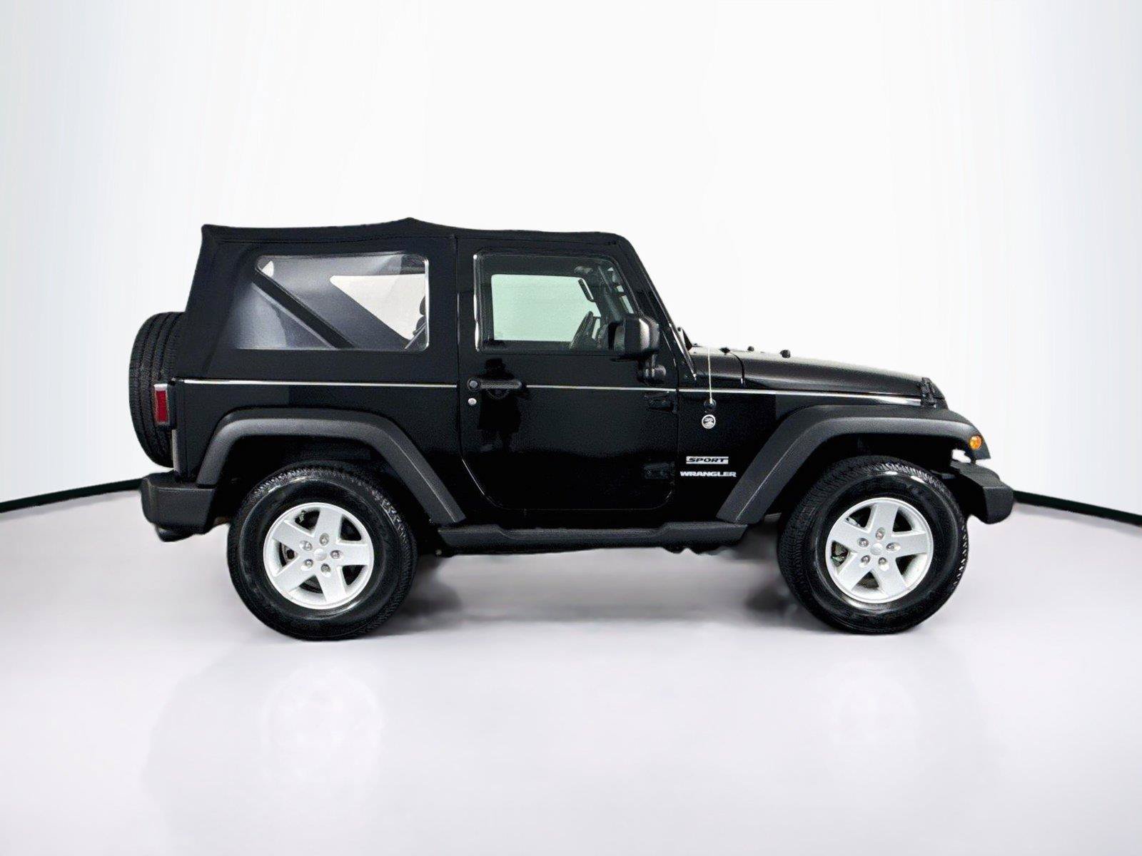 Used 2017 Jeep Wrangler Sport w/ Quick Order Package 24S AWD/4WD image 9