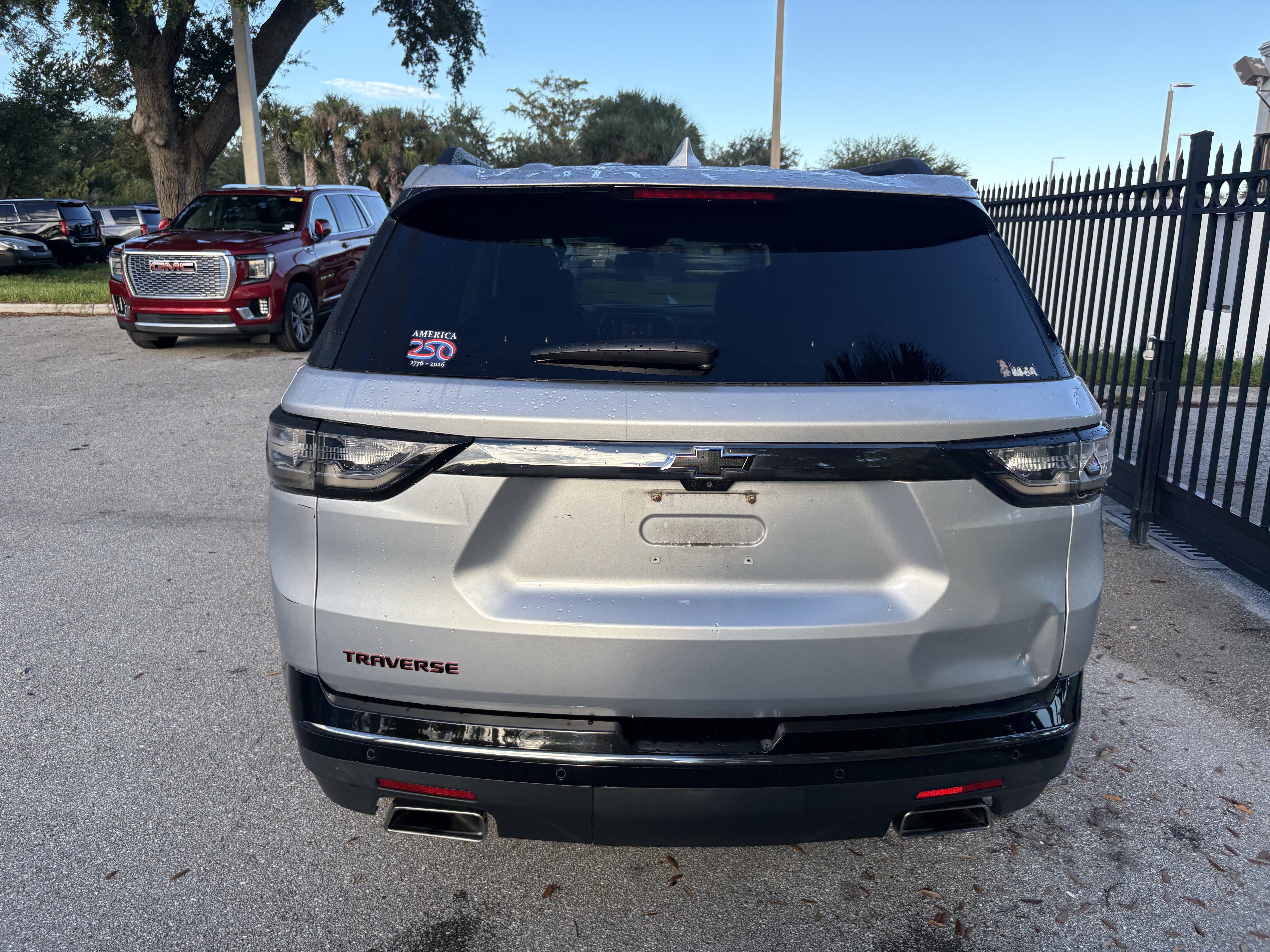 Used 2019 Chevrolet Traverse Premier w/ Redline Edition FWD image 6