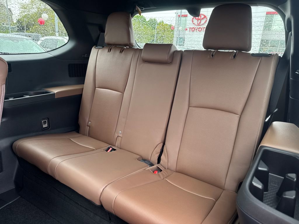 New 2026 Toyota Grand Highlander AWD Hybrid image 37