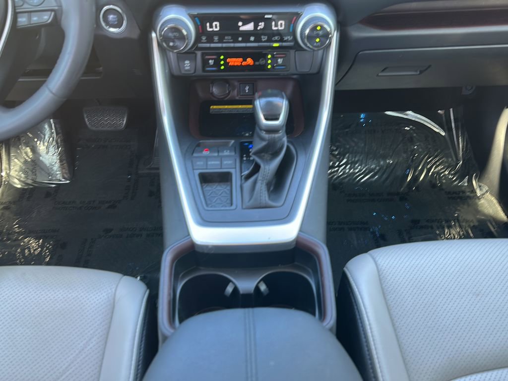 Used 2020 Toyota RAV4 Limited FWD image 15