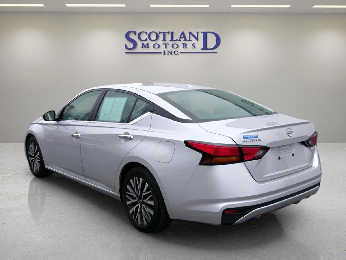 Used 2025 Nissan Altima 2.5 SV FWD image 8