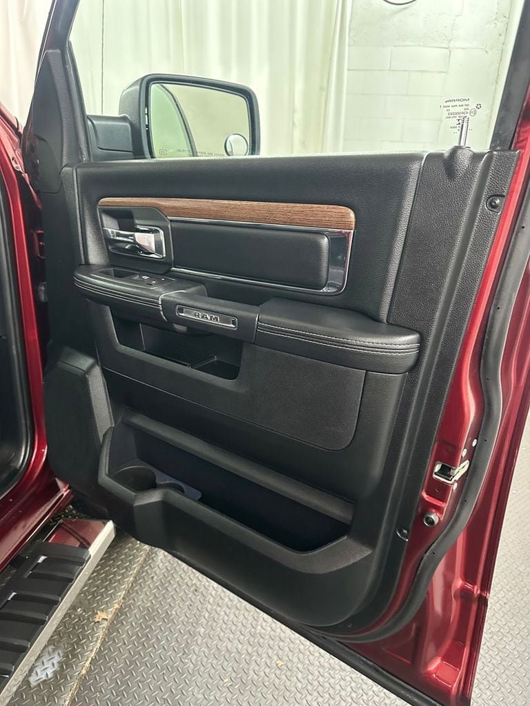 Used 2018 RAM 1500 Laramie w/ Convenience Group AWD/4WD image 36