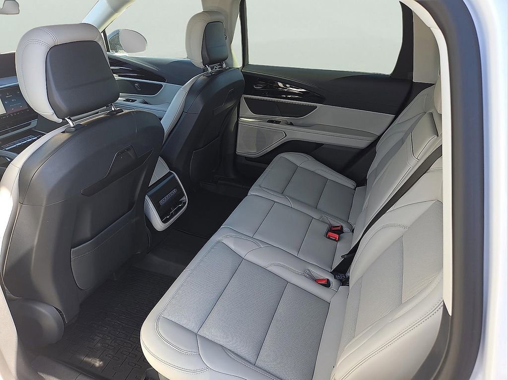 New 2026 Lincoln Nautilus Premier AWD/4WD image 9
