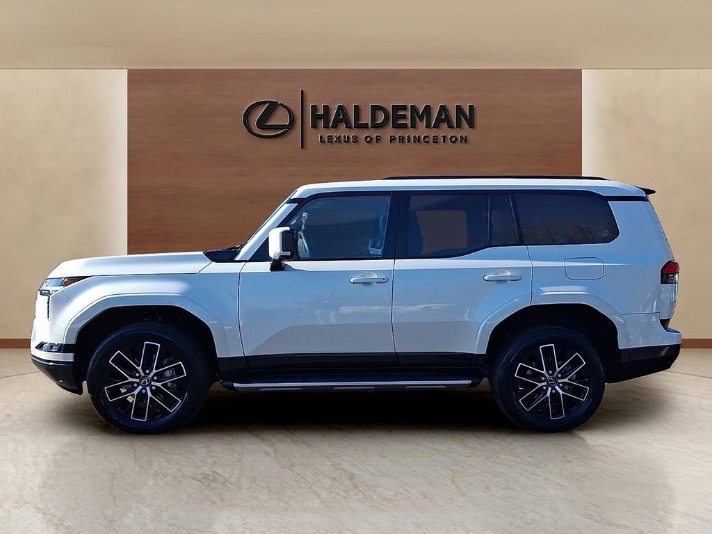 Used 2025 Lexus GX 550 w/ Accessory Package (2T) image 4