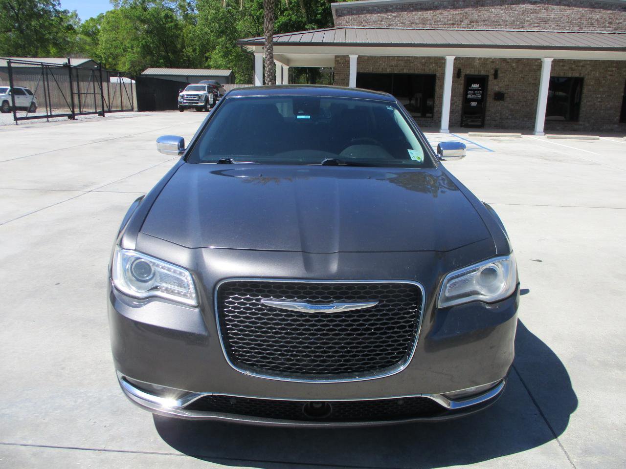 Used 2018 Chrysler 300 Limited w/ Safetytec Plus Group image 4