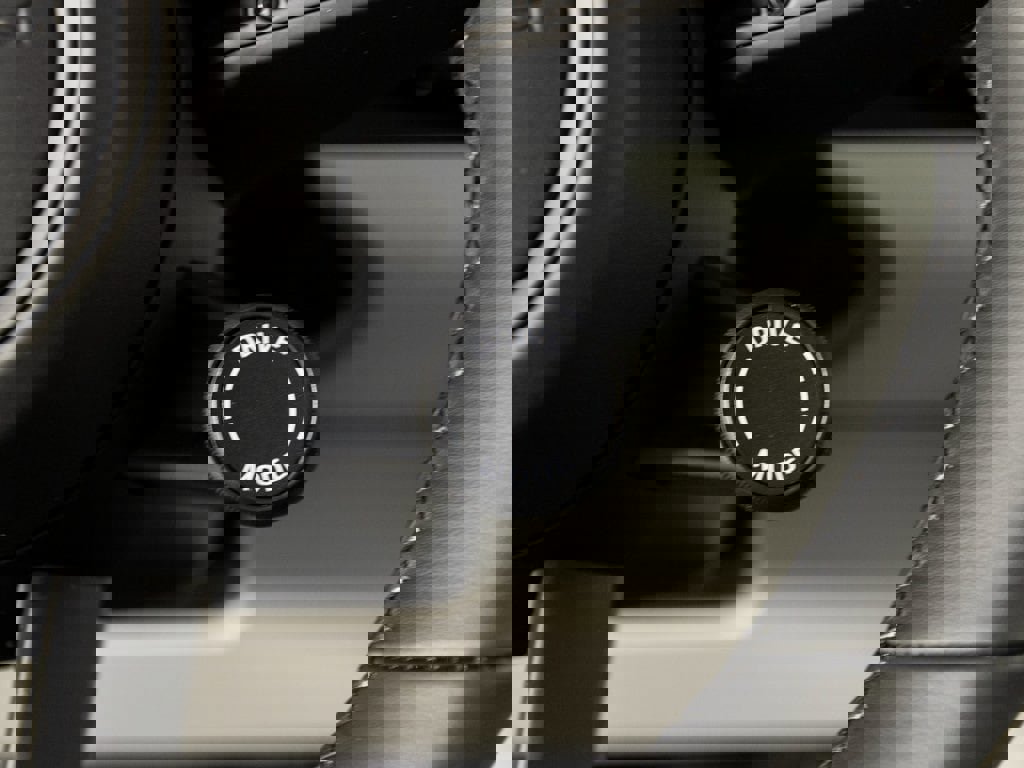 New 2025 Porsche Macan Turbo Electric image 37