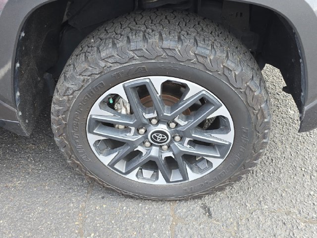 Used 2022 Toyota Tundra Limited AWD/4WD image 9