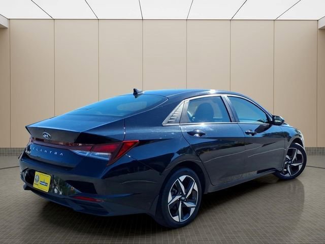 Used 2023 Hyundai Elantra SEL w/ Convenience Package FWD image 8