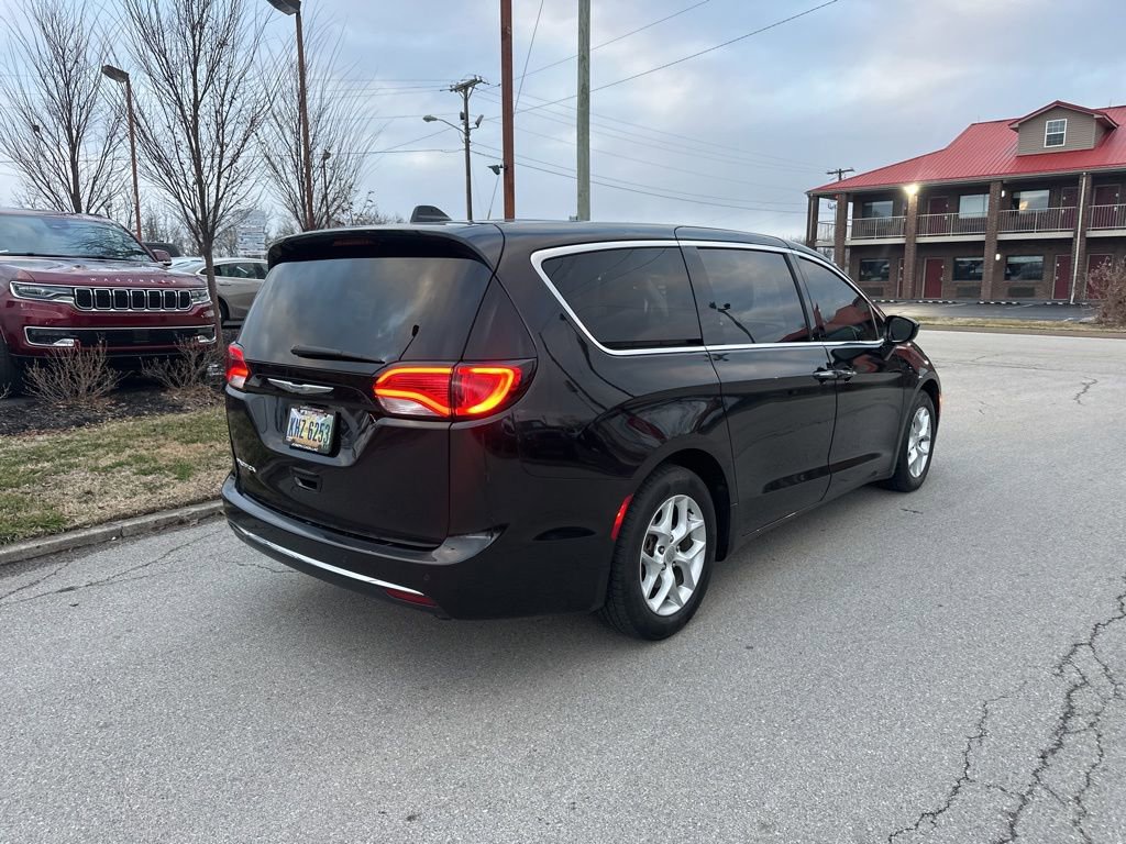 Used 2018 Chrysler Pacifica Touring Plus w/ Tire & Wheel Group image 5