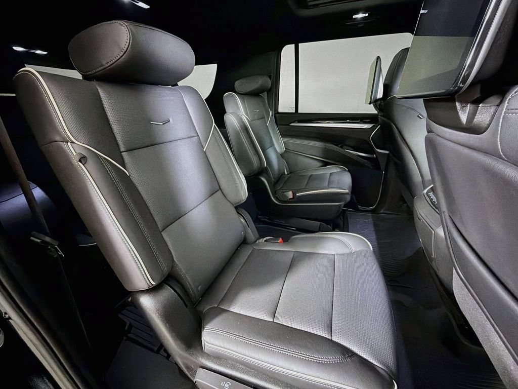 Used 2026 Cadillac Escalade ESV Sport w/ LPO, ONYX Package AWD/4WD image 27