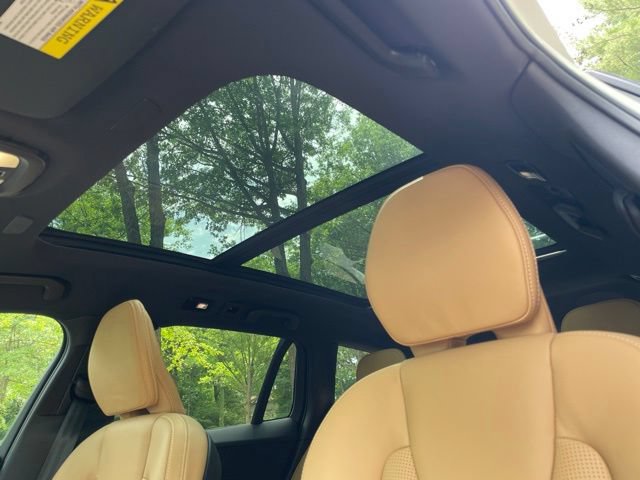 Certified 2025 Volvo V60 B5 Cross Country Ultra AWD/4WD image 24